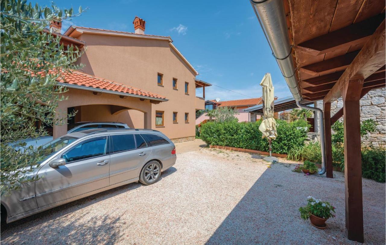 Stunning Apartment In Rovinj With Kitchen Eksteriør bilde