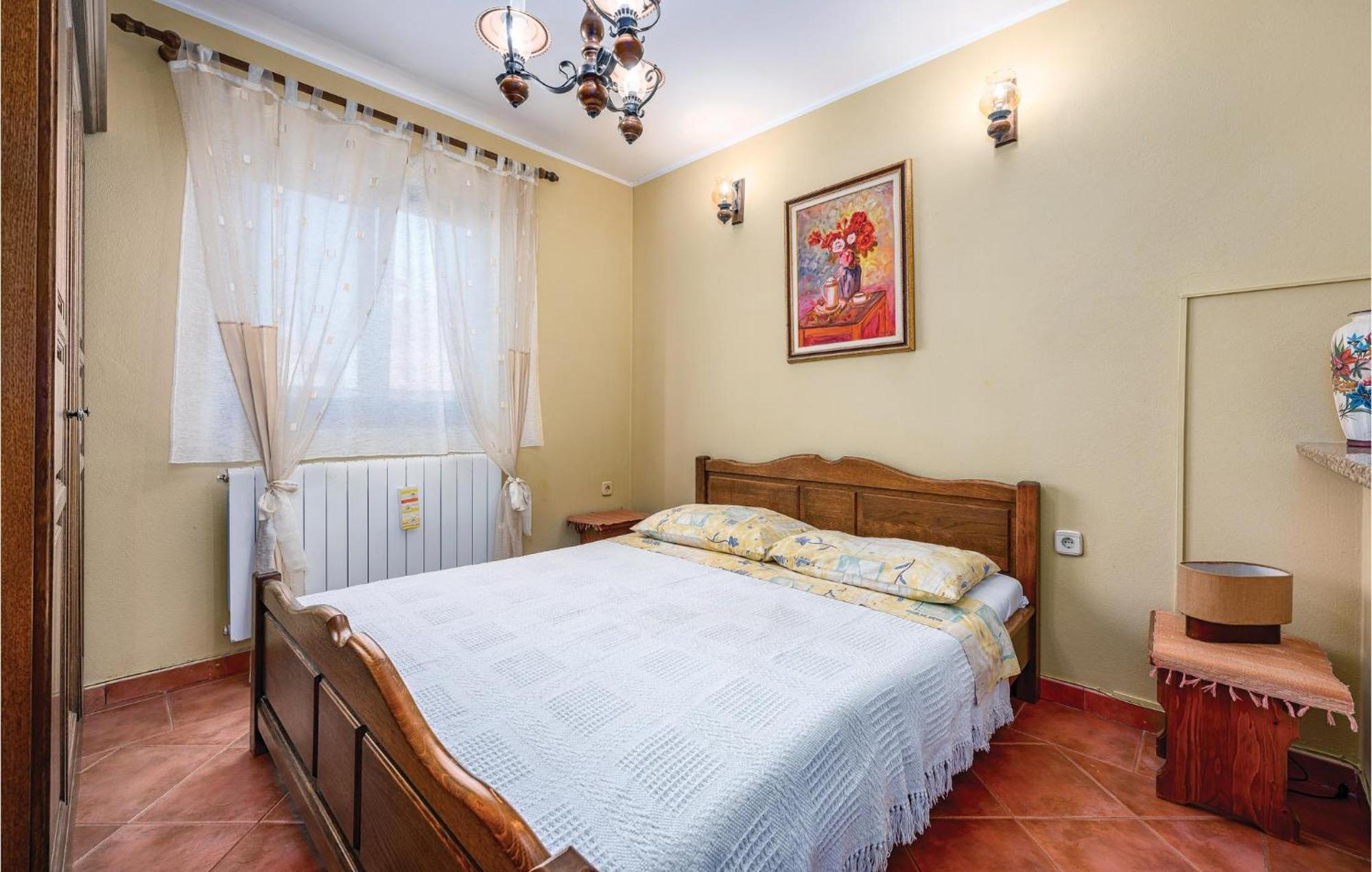 Stunning Apartment In Rovinj With Kitchen Eksteriør bilde