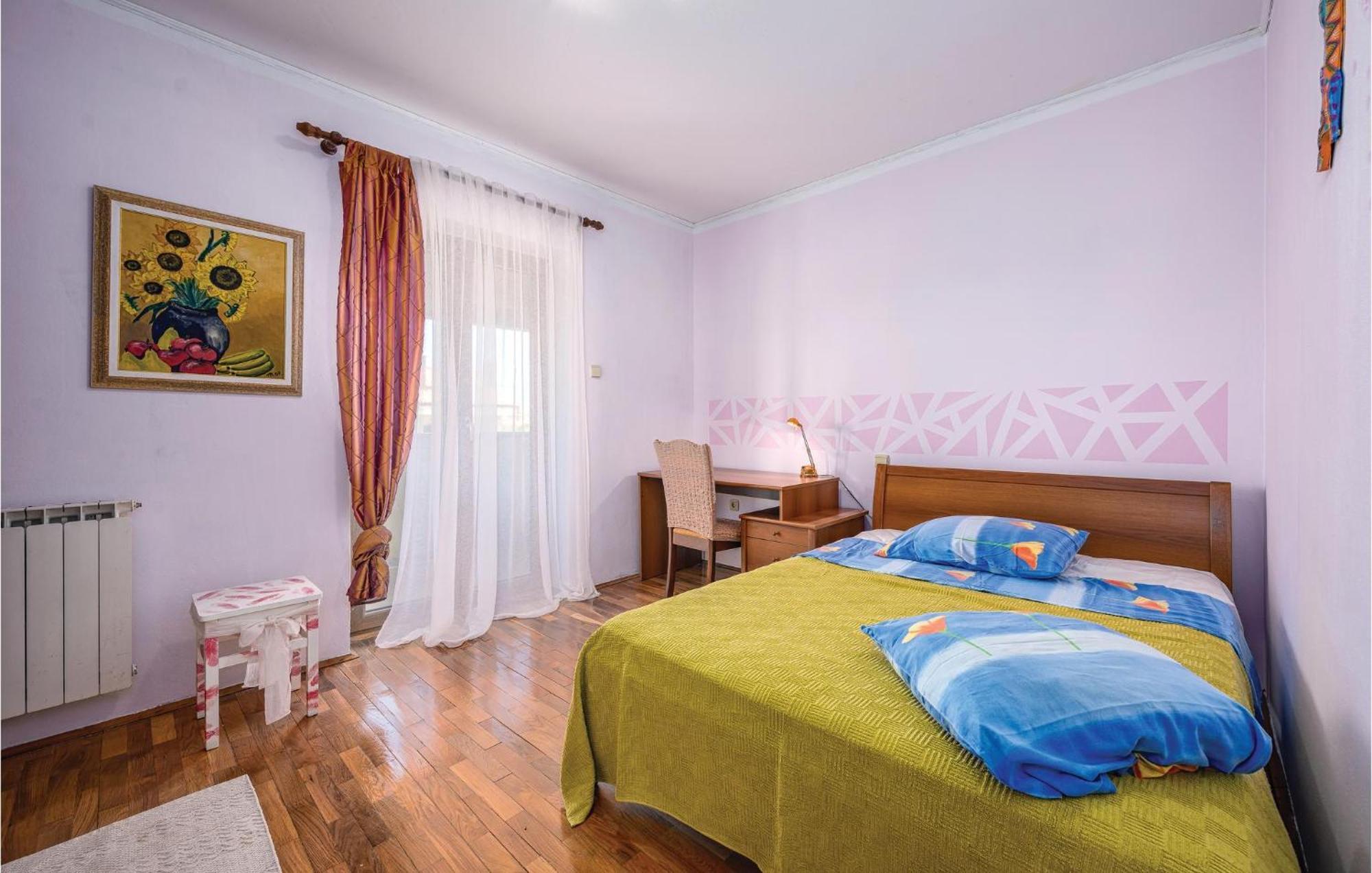 Stunning Apartment In Rovinj With Kitchen Eksteriør bilde