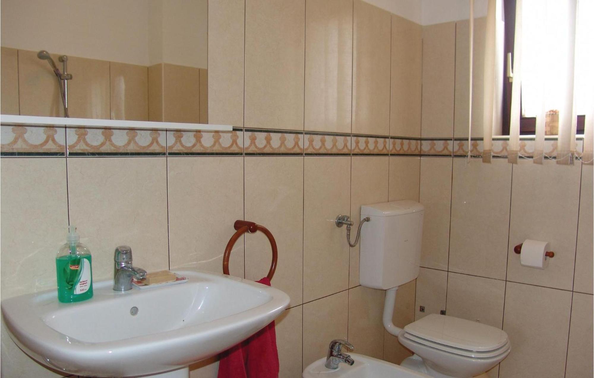 Stunning Apartment In Rovinj With Kitchen Eksteriør bilde