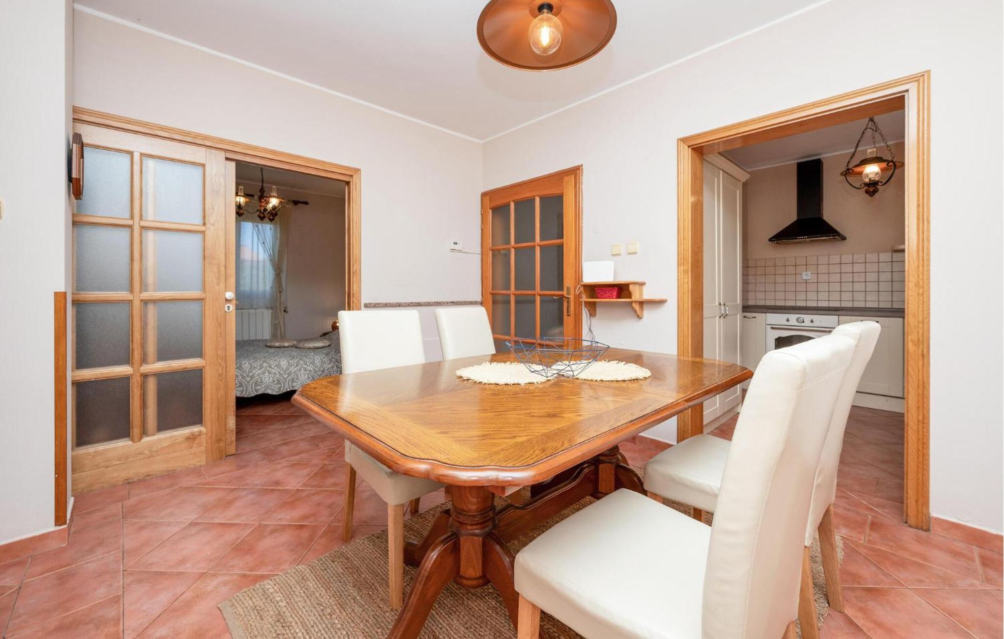 Stunning Apartment In Rovinj With Kitchen Eksteriør bilde