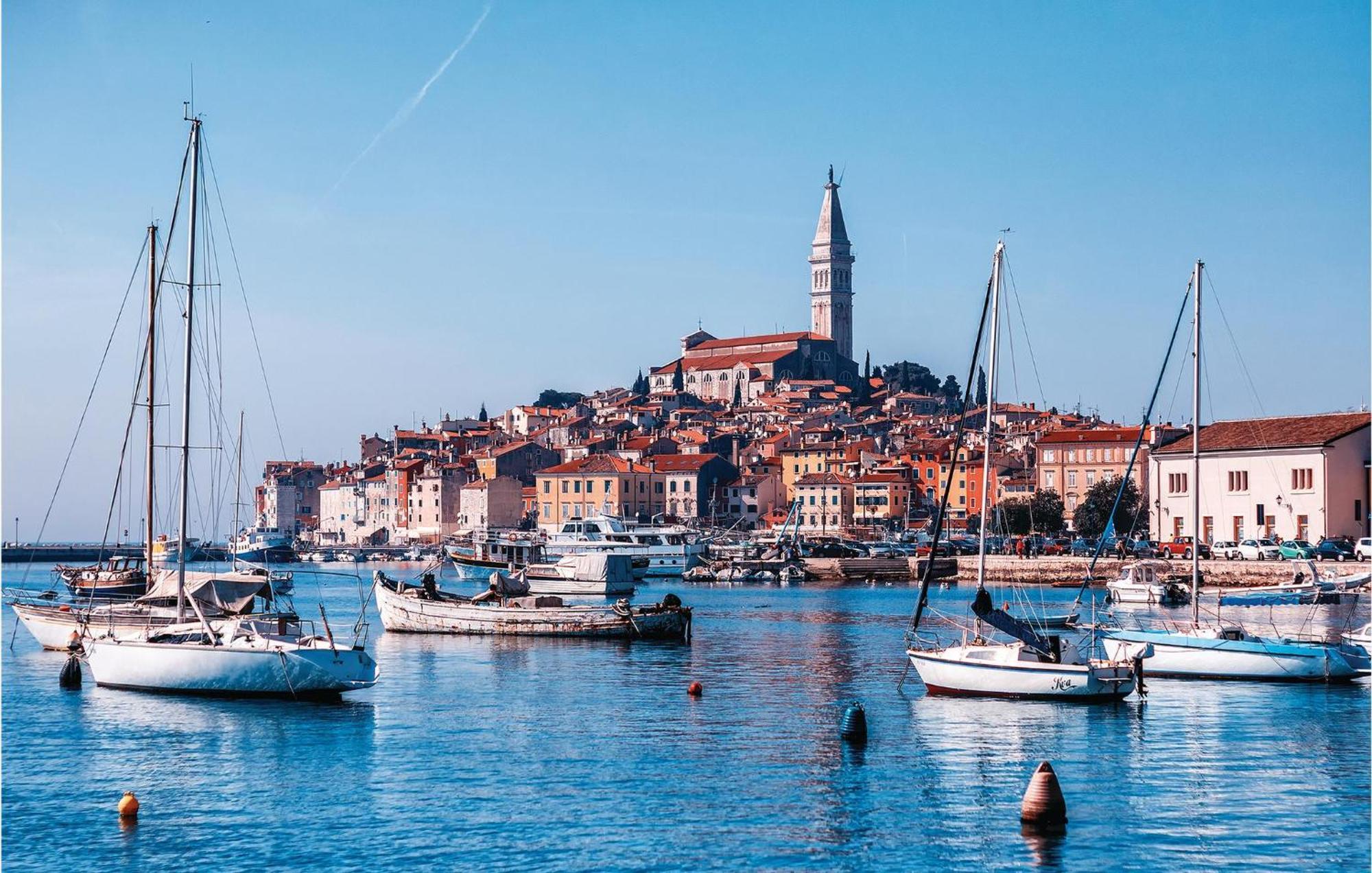 Stunning Apartment In Rovinj With Kitchen Eksteriør bilde